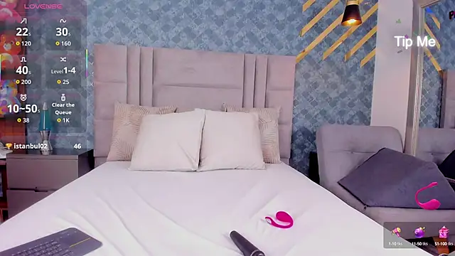 NiiaMoore online show from October 2025 06:53:01 PM