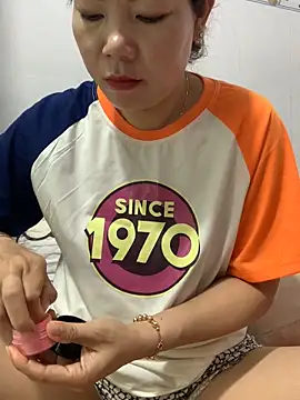 Baby-bigtits online show from November 2025 11:59:01 PM