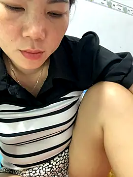 Baby-bigtits online show from November 2025 05:17:01 AM