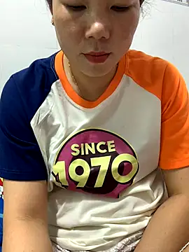 Baby-bigtits online show from November 2025 05:07:01 AM