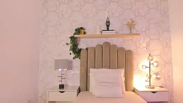 Snapshot of Roma__love chatting on December 2024 12:49:01 PM Roma love online show from December 2024 12:49:01 PM
