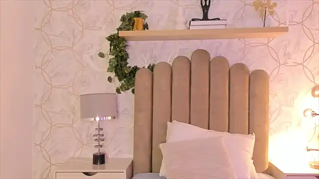 Snapshot of Roma__love chatting on December 2024 12:23:01 PM Roma love online show from December 2024 12:23:01 PM