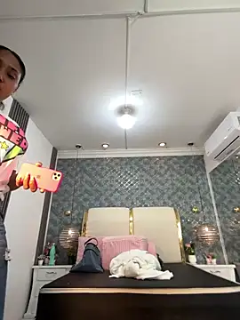 NaiomyLanes online show from April 2026 11:37:01 AM