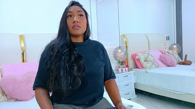 NaiomyLanes online show from April 2026 12:52:02 PM