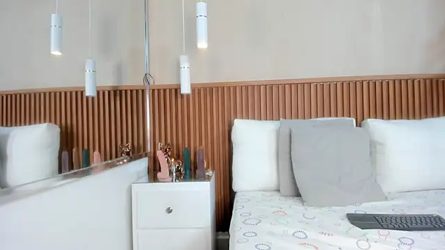 Snapshot of emmy_lander chatting on November 2025 07:36:02 PM emmy lander online show from November 2025 07:36:02 PM