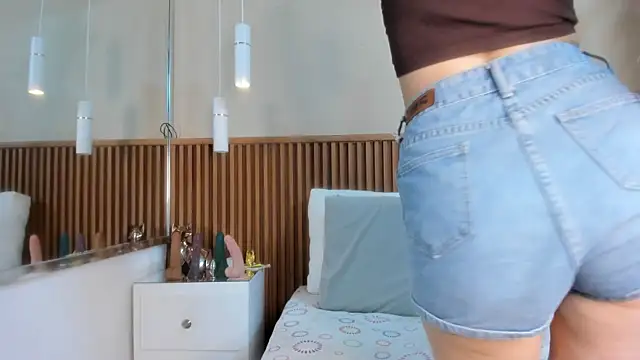 Snapshot of emmy_lander chatting on November 2025 02:04:01 PM emmy lander online show from November 2025 02:04:01 PM