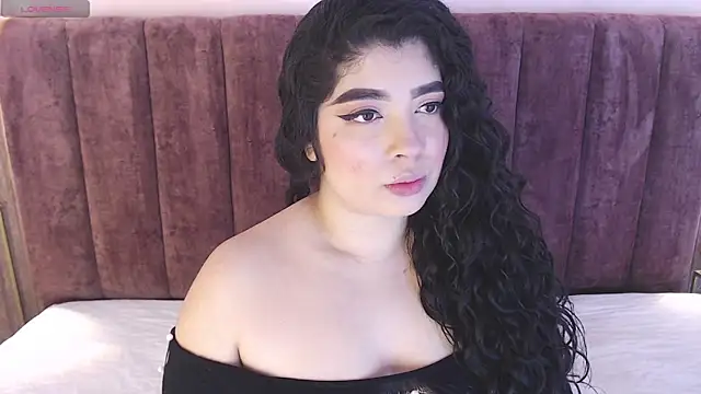 AgathaLynx online show from January 2025 11:37:02 AM