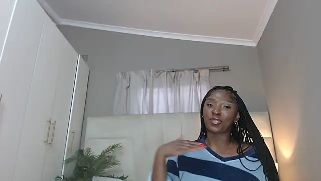 naughtyblackdolie online show from October 2025 04:44:02 AM