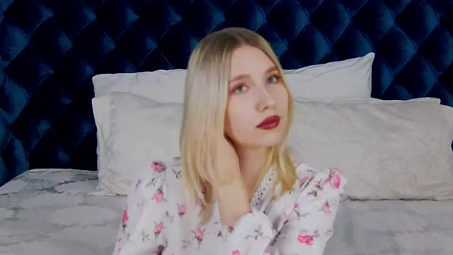 LiliLinn online show from January 2025 01:40:01 PM
