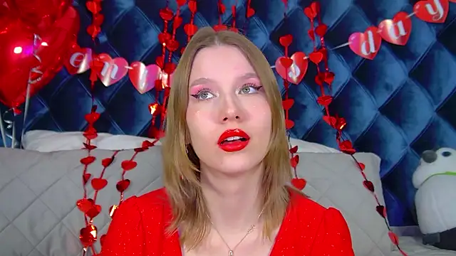 LiliLinn online show from February 2026 05:04:01 AM