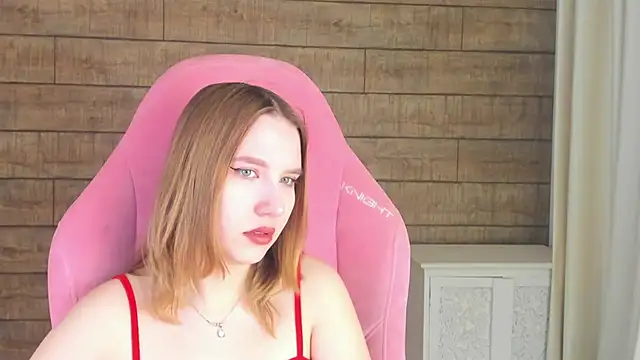 LiliLinn online show from June 2026 04:35:02 AM