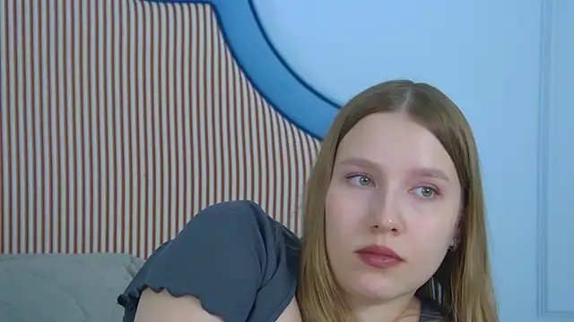 LiliLinn online show from August 2026 09:04:01 AM
