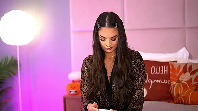 AlmaLuv online show from October 2025 03:51:02 AM