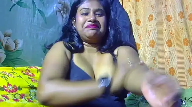 Snapshot of sexy_roma chatting on February 2025 03:52:01 PM sexy roma online show from February 2025 03:52:01 PM