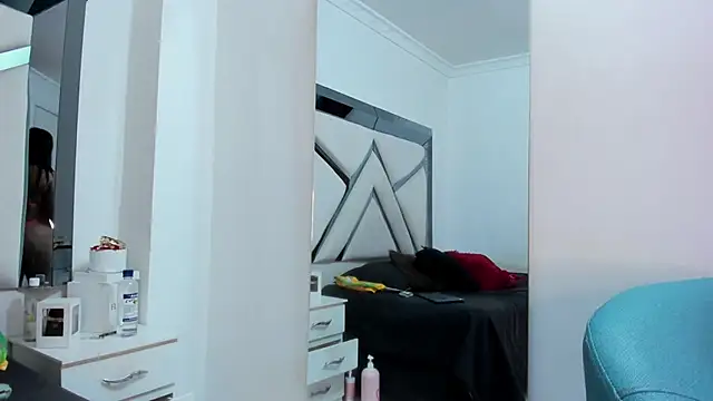 katherineFostel online show from February 2026 04:05:02 PM