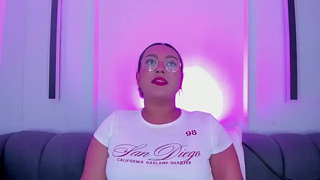 ellamontoya online show from November 2025 11:42:01 AM