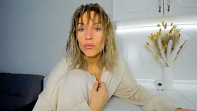 Mona Cruz online show from February 2025 09:09:01 PM