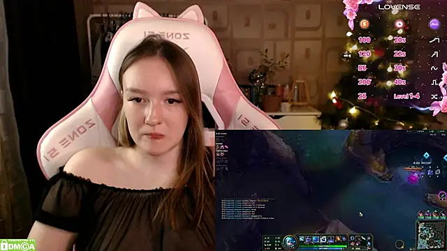 Snapshot of MoonlishSiren chatting on January 2025 09:40:01 PM MoonlishSiren online show from January 2025 09:40:01 PM