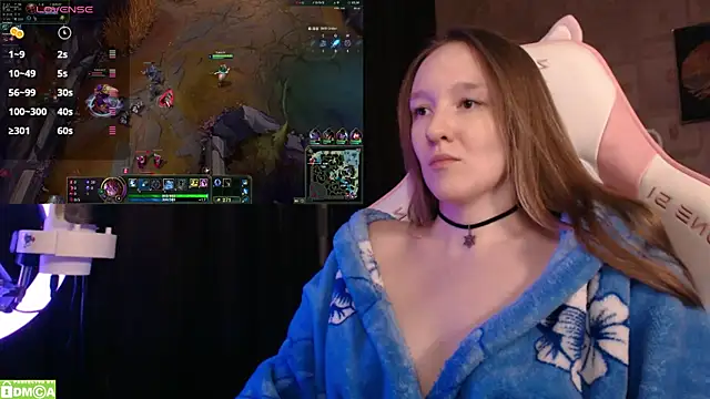 Snapshot of MoonlishSiren chatting on March 2025 09:11:02 PM MoonlishSiren online show from March 2025 09:11:02 PM