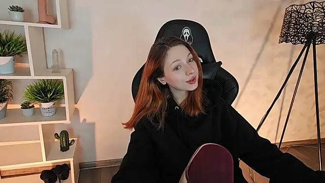 Snapshot of Only___Yours chatting on February 2026 06:58:01 PM Only Yours online show from February 2026 06:58:01 PM