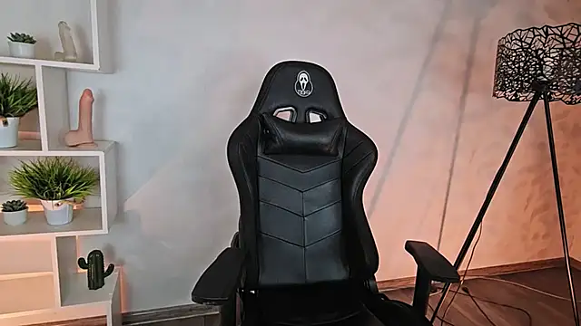 Snapshot of Only___Yours chatting on March 2026 01:09:01 AM Only Yours online show from March 2026 01:09:01 AM