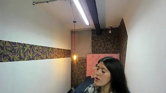 LiaCooper  online show from March 2025 06:05:02 PM