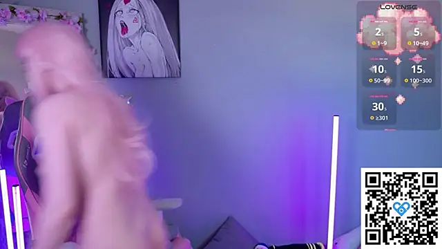 White kitty01 online show from April 2026 01:41:02 PM