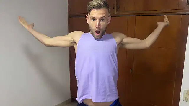 Snapshot of aquilesmade chatting on December 2024 04:50:01 PM aquilesmade online show from December 2024 04:50:01 PM