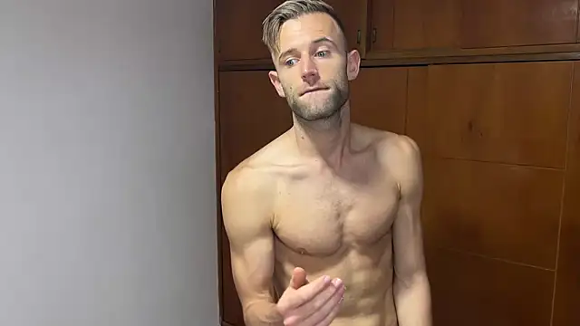 Snapshot of aquilesmade chatting on December 2024 03:04:01 PM aquilesmade online show from December 2024 03:04:01 PM