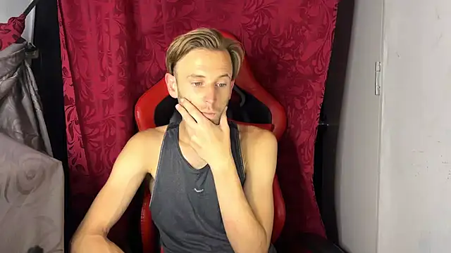 Snapshot of aquilesmade chatting on September 2025 01:04:01 PM aquilesmade online show from September 2025 01:04:01 PM