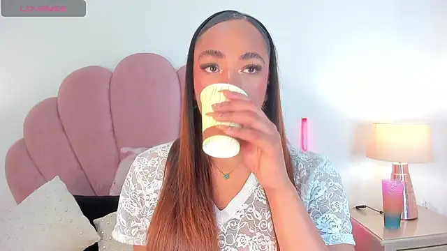 Nicole Paradise online show from February 2026 12:59:02 PM