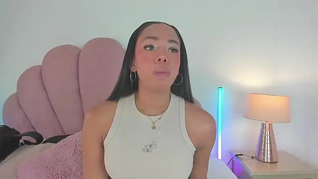 Nicole Paradise online show from March 2026 12:38:01 PM