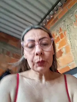 Snapshot of Mia-funny20 chatting on May 2026 09:20:01 PM Mia-funny20 online show from May 2026 09:20:01 PM