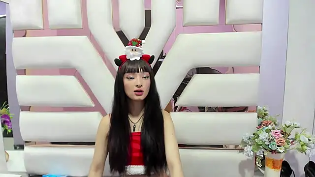 Snapshot of Aurora_18 chatting on December 2024 02:31:02 PM Aurora 18 online show from December 2024 02:31:02 PM