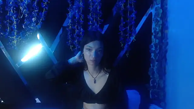 Snapshot of Aurora_18 chatting on September 2025 02:19:01 PM Aurora 18 online show from September 2025 02:19:01 PM