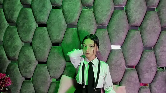 Aurora 18 online show from January 2026 02:43:02 PM