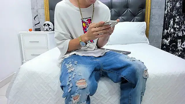 MarcusCollinss  online show from December 2024 12:49:01 PM