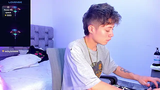 MarcusCollinss  online show from December 2024 03:19:01 PM