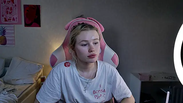 LexieLoree online show from February 2025 10:42:02 AM