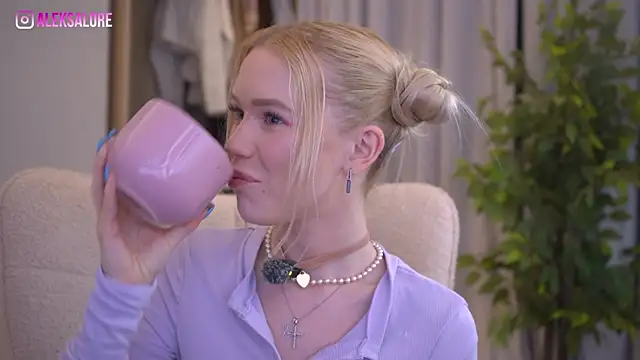 LexieLoree online show from April 2026 02:36:02 AM