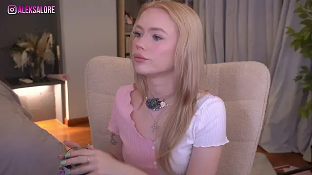 LexieLoree online show from June 2026 02:56:01 AM