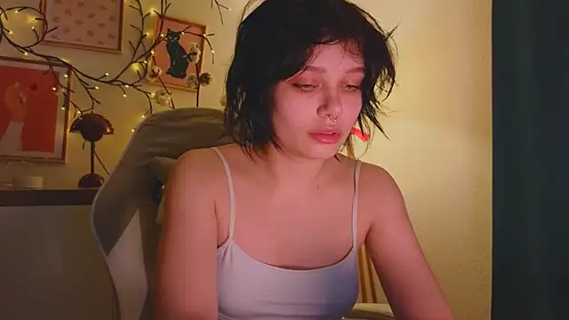 Snapshot of ari_rari chatting on February 2025 01:12:02 AM ari rari online show from February 2025 01:12:02 AM