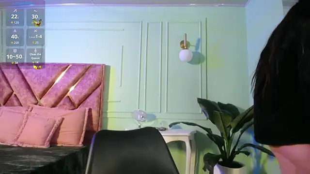 Snapshot of Layna_cold chatting on November 2025 12:37:01 PM Layna cold online show from November 2025 12:37:01 PM