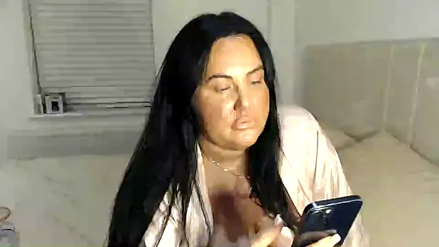 Snapshot of English_Brooke chatting on February 2026 09:02:02 PM English Brooke online show from February 2026 09:02:02 PM