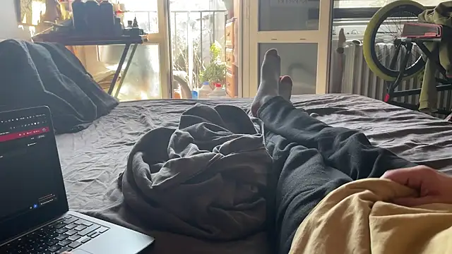 Snapshot of kameray12 chatting on March 2025 08:45:01 AM kameray12 online show from March 2025 08:45:01 AM