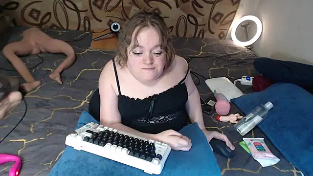 MiniNatalie online show from February 2025 07:34:02 AM