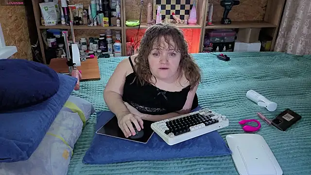 MiniNatalie online show from November 2025 06:34:02 AM