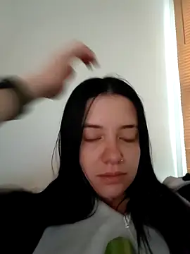 Isabella 21x online show from December 2025 12:01:01 PM