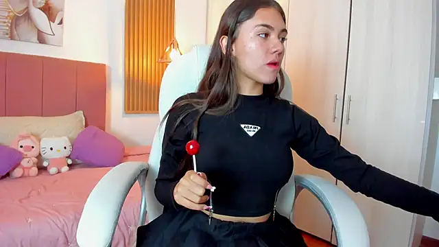 Snapshot of mia_nevaeh chatting on December 2024 01:32:02 AM mia nevaeh online show from December 2024 01:32:02 AM