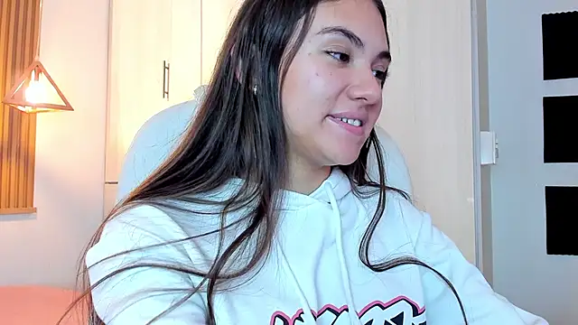 Snapshot of mia_nevaeh chatting on January 2025 07:59:02 PM mia nevaeh online show from January 2025 07:59:02 PM